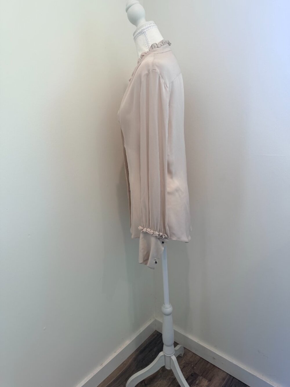 Nili Lotan "Lily" Ruffle Silk Blouse – 100% Silk Pale Pink / Blush Size XS - Picture 6 of 10
